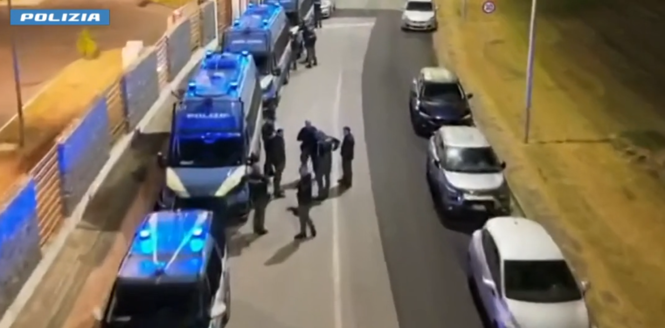 Droga da Reggio a Messina: 32 misure cautelari, minorenni coinvolti e 40 kg sequestrati - 