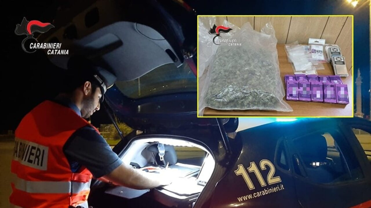 Catania: arrestato un 33enne con circa 2 kg di hashish e marijuana in veranda - 