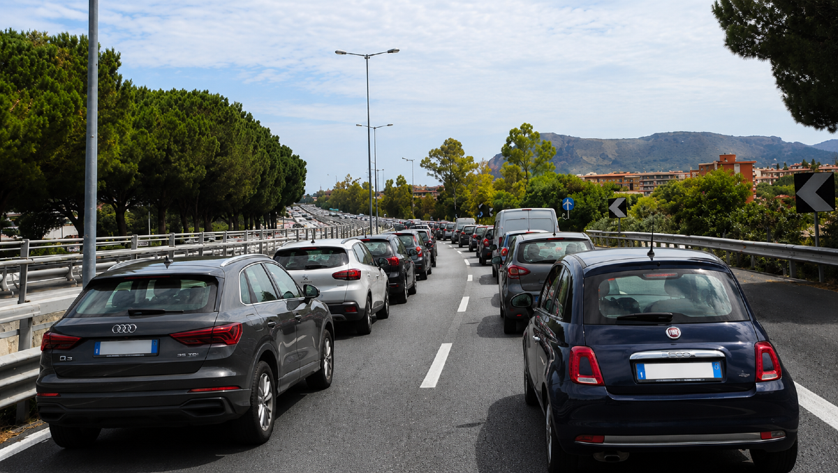 ULTIM'ORA - Incidente sulla A19 verso Palermo dopo lo svincolo Forum: traffico in tilt - 