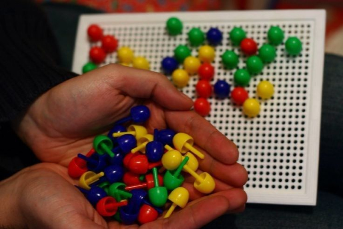 I chiodini colorati: il gioco che ha segnato un’intera infanzia - 
