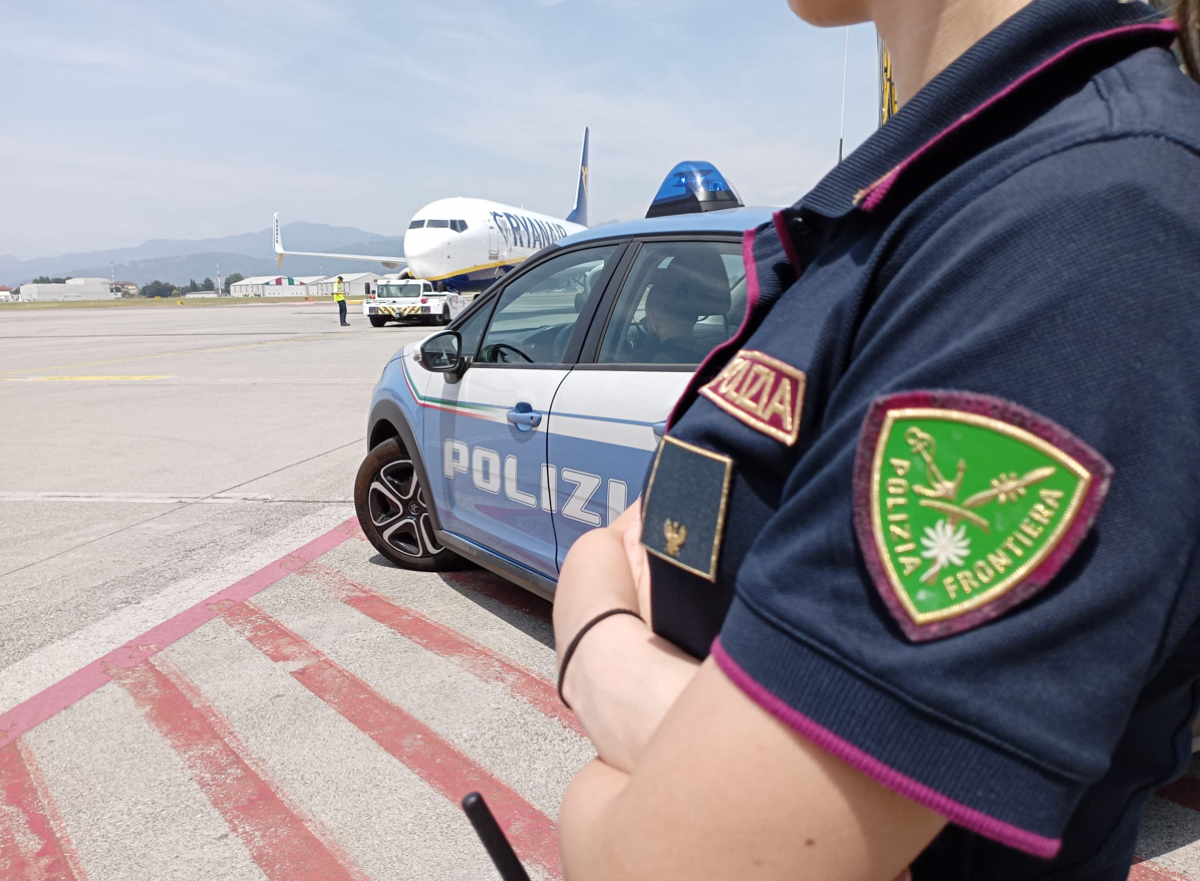 Furto al Terminal C: 60enne individuato e denunciato dopo aver preso il portafoglio in coda ai controlli - 