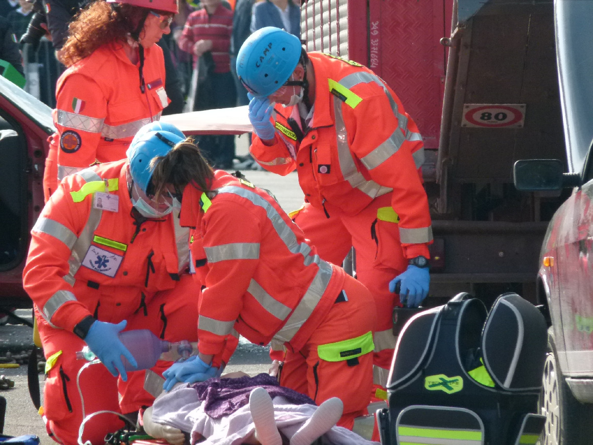 Palermo: donna investita sulle strisce in piazza Amendola, trasportata in ospedale - 