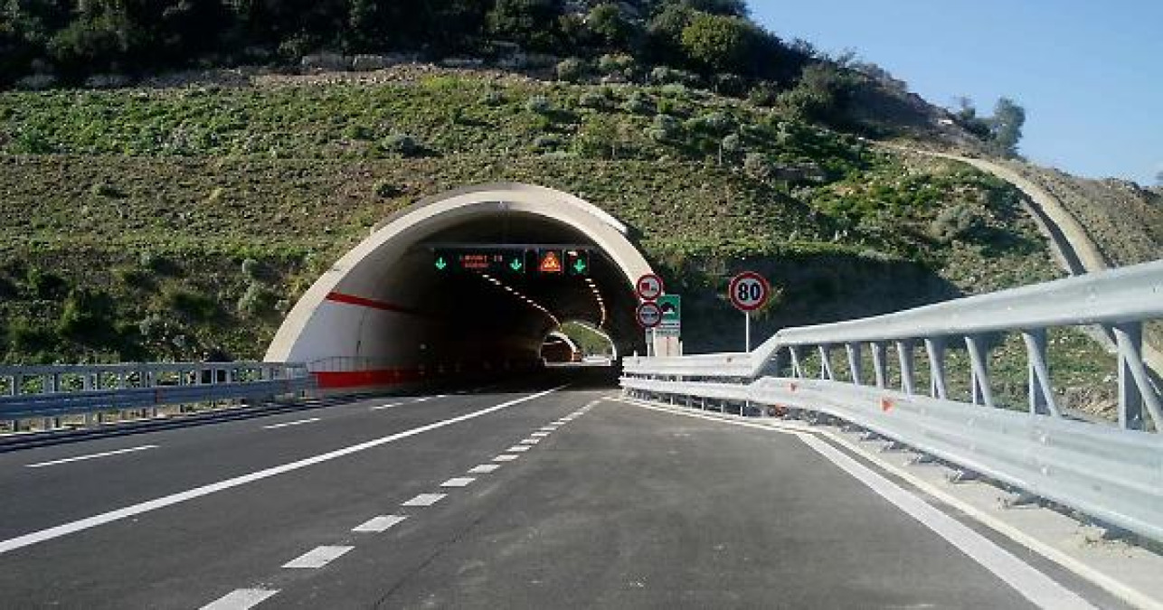 Autostrada Catania–Siracusa: cantieri dal 3 al 26 giugno, restringimenti tra km 11,500 e 25,142 - 