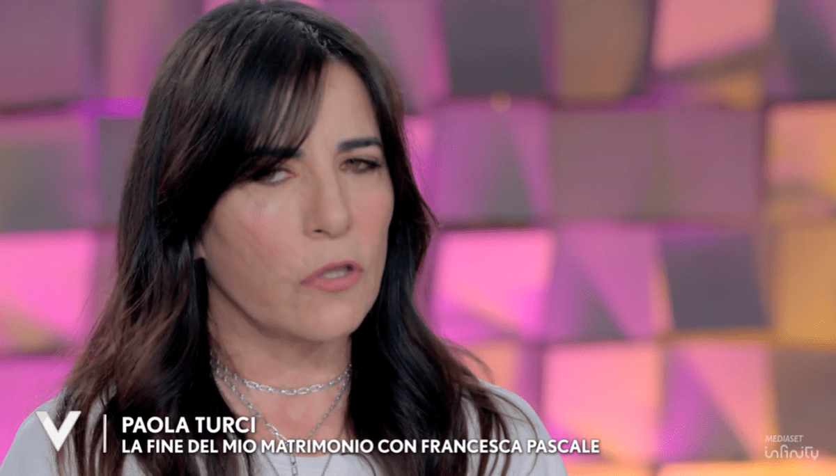 Paola Turci, la molestia a 13 anni e la separazione da Pascale: "Potevo evitare di sposarmi" - 