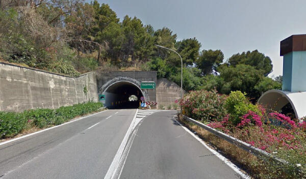 Taormina: chiuso lo svincolo autostradale per lavori notturni sull'A18 (11-29 maggio 2026)