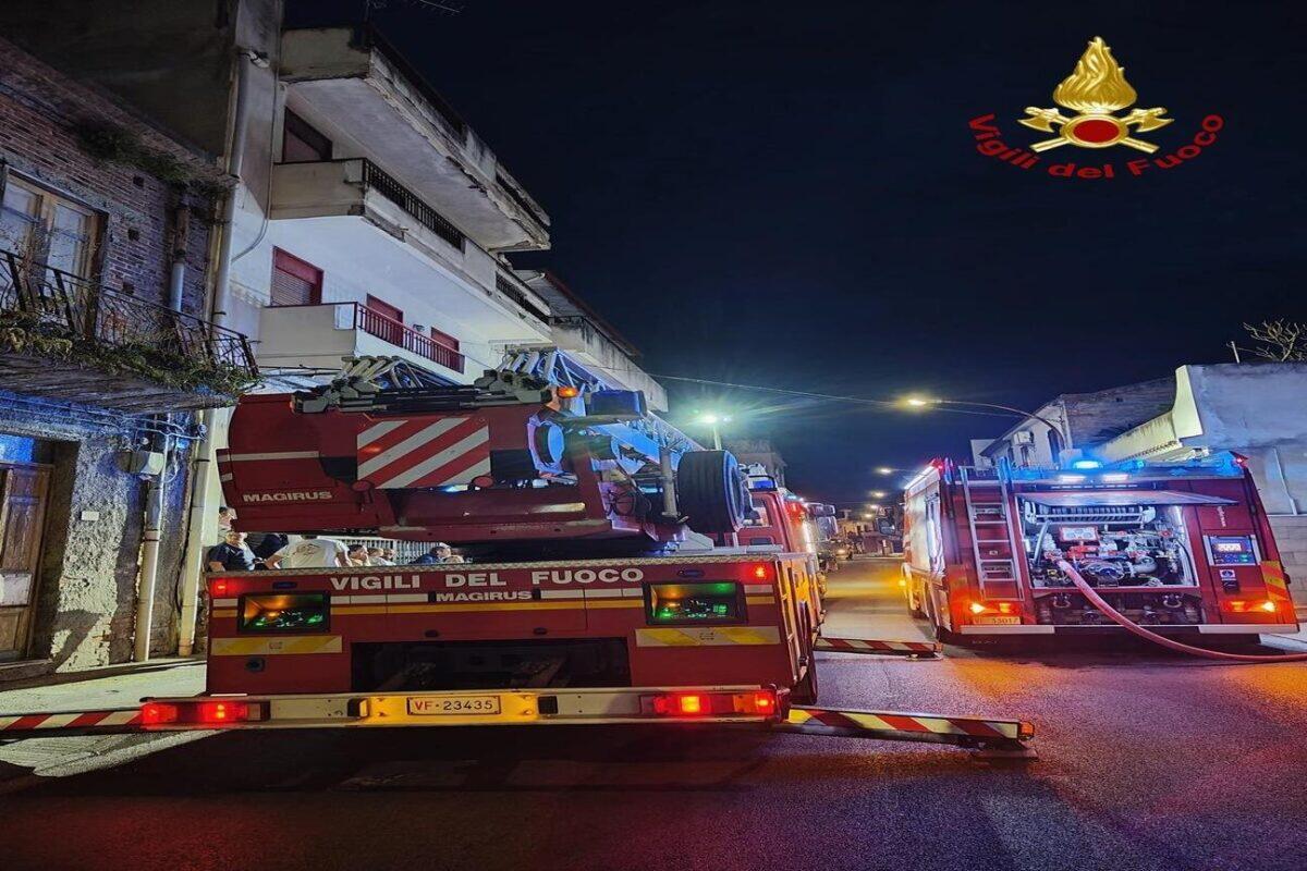 Incendio in appartamento a Villafranca Tirrena: intervento dei Vigili del Fuoco di Messina