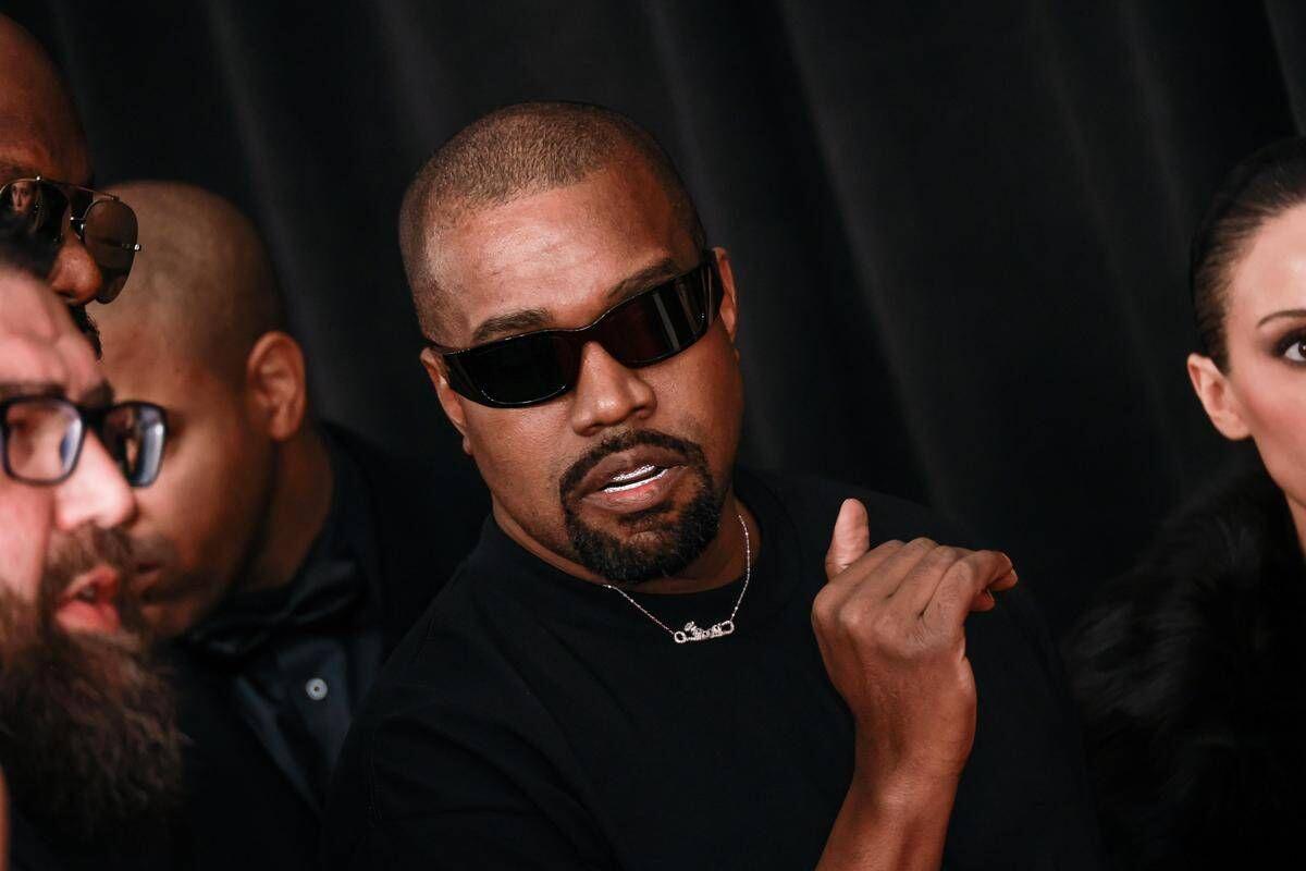 Kanye West e Travis Scott a Reggio Emilia, la prefettura vieta i concerti - 