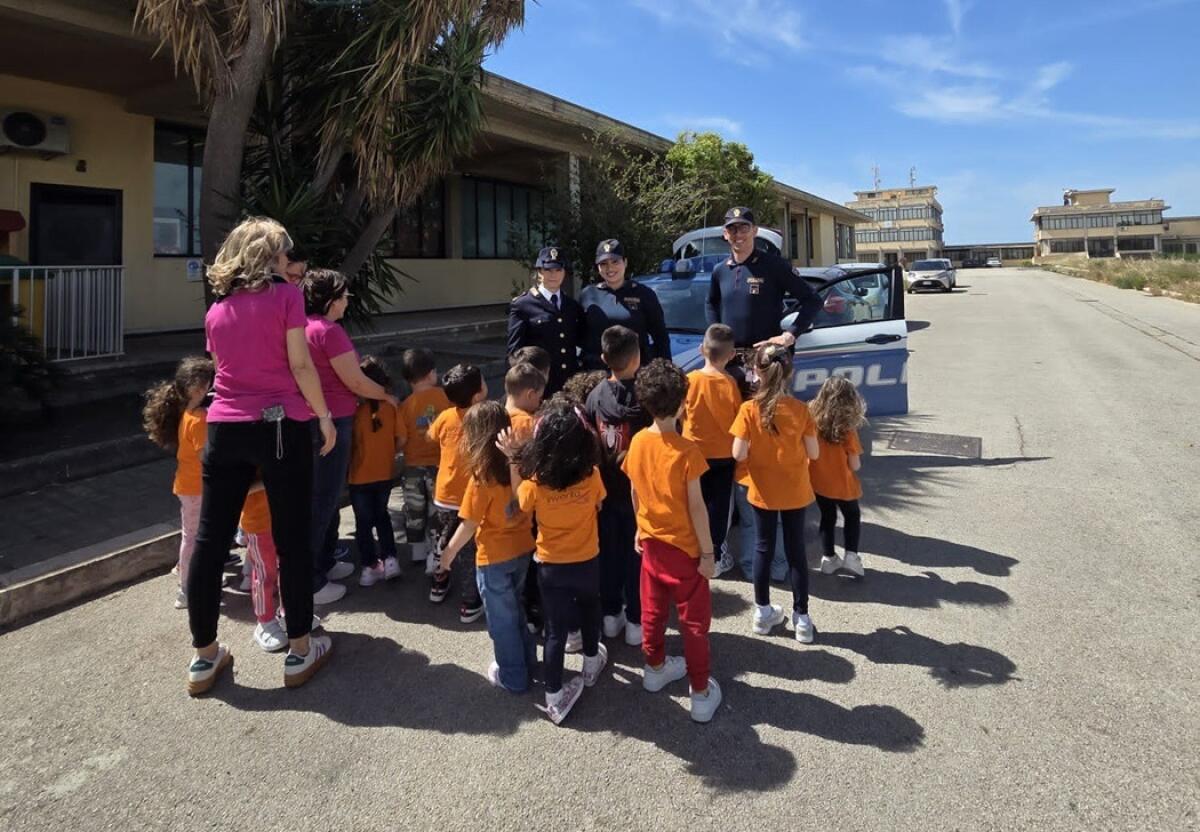 La Polizia di Ragusa Incontra i Bambini della Scuola "Il Paese dei Balocchi" di Pozzallo - 