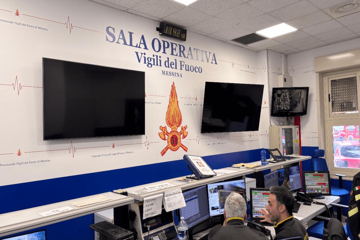 Incendio in un'abitazione a San Filippo del Mela, intervento dei Vigili del Fuoco evita tragedie - 