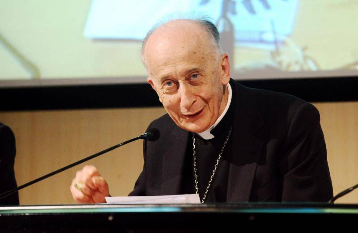 Camillo Ruini in condizioni critiche, il cardinale è assistito in casa - 