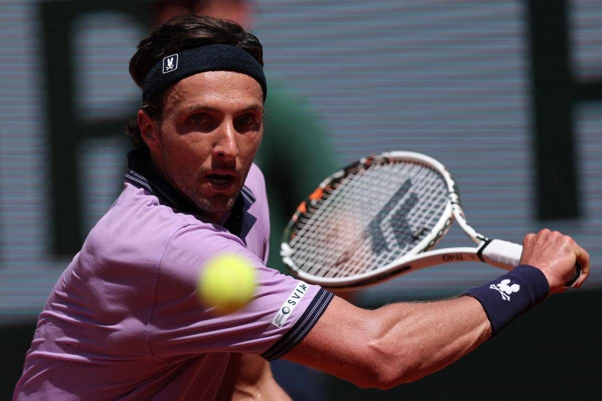Roland Garros, furia Rinderknech con Berrettini: distrugge la racchetta - 