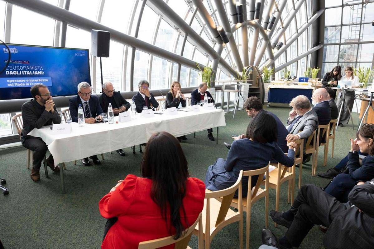 Ricerca Socialcom, italiani positivi su Made in Europe - 