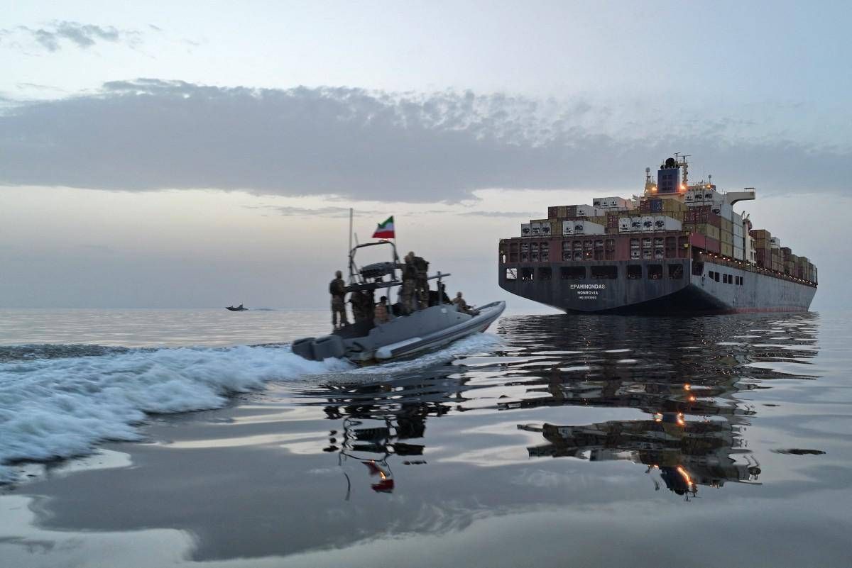 Iran-Usa, alta tensione nello Stretto di Hormuz. Teheran: "Violata la tregua" - 