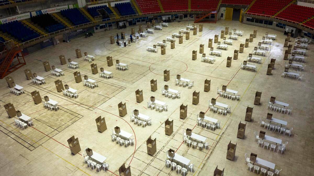 Colombia, oggi la sfida per le presidenziali tra il delfino di Petro e l'avvocato della destra estrema - 