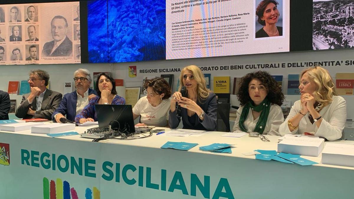 'Salviamo le biblioteche della Sicilia', appello degli scrittori - 