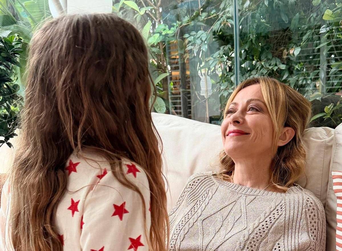 Festa della mamma, da Meloni a Conte gli auguri della politica - 