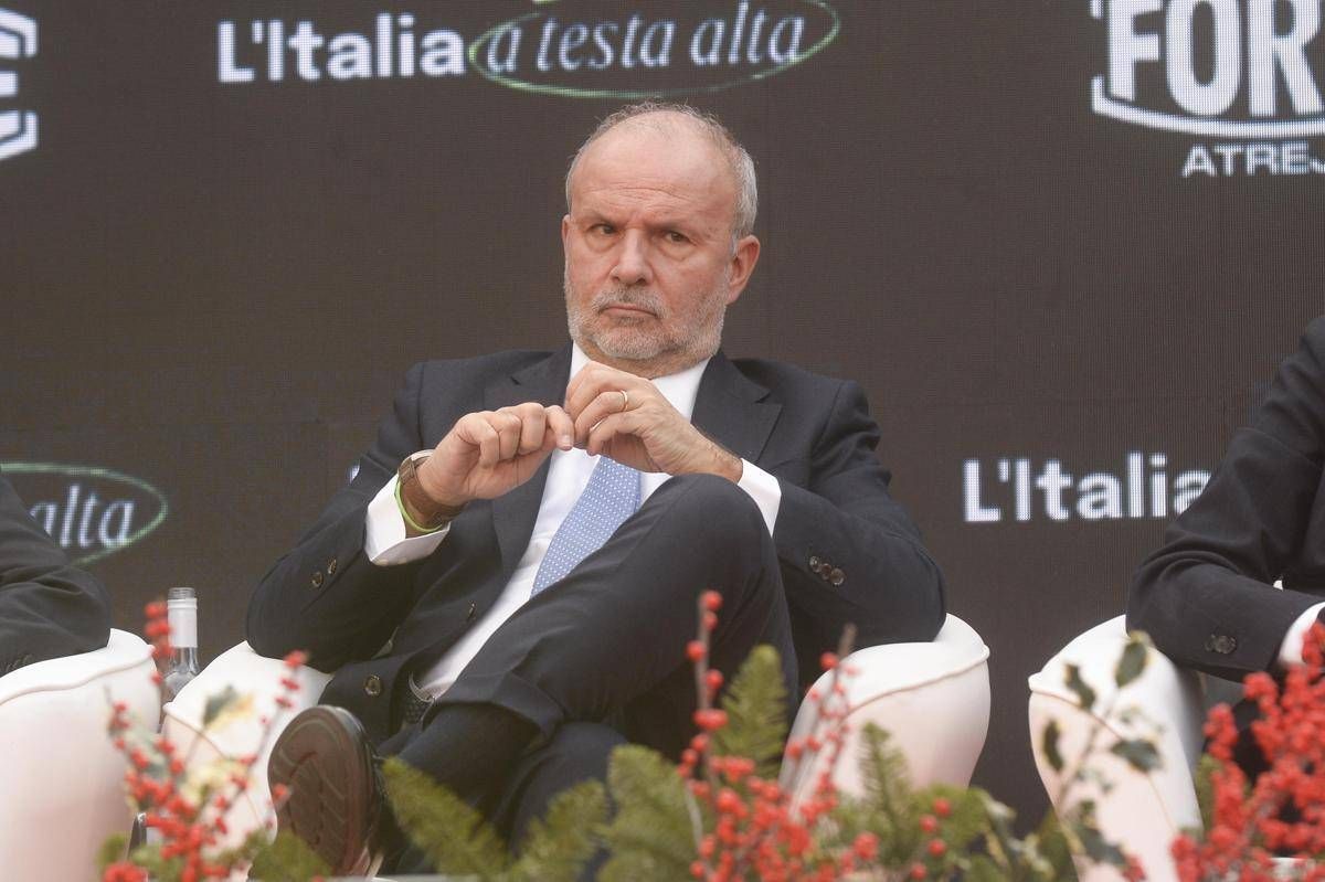 Intervento chirurgico d'urgenza nel weekend per il ministro della Salute Schillaci: "Risolverò in pochi giorni" - 