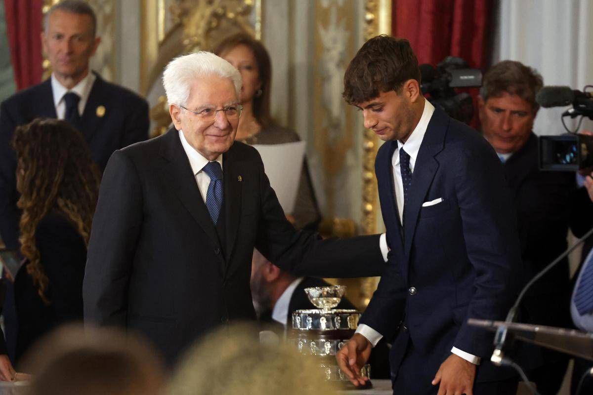 Mattarella accoglie gli azzurri del tennis al Quirinale e ricorda Zanardi: "Grande spessore umano e sportivo" - 