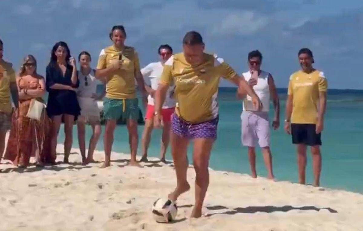 Totti-show con Toni... in telecronaca: alle Maldive è 'amarcord' Mondiali 2006 - 