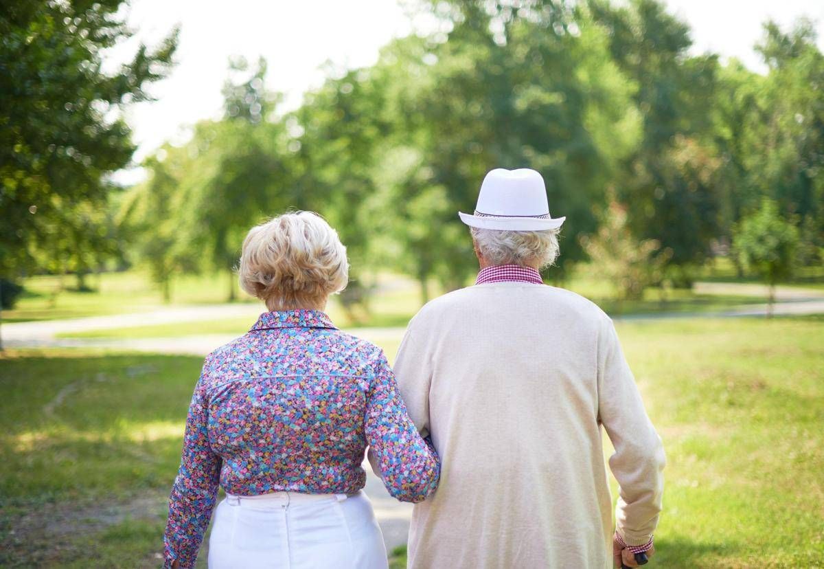 Eurispes: centenari più che raddoppiati in 16 anni in Italia e la quasi totalità vive in famiglia - 