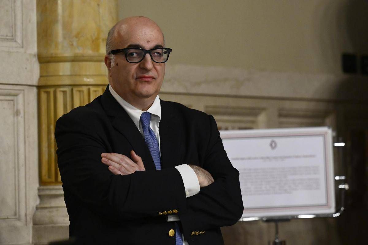 Scorta per Mario Sechi dopo una minaccia: "In mezza giornata la mia vita è cambiata" - 