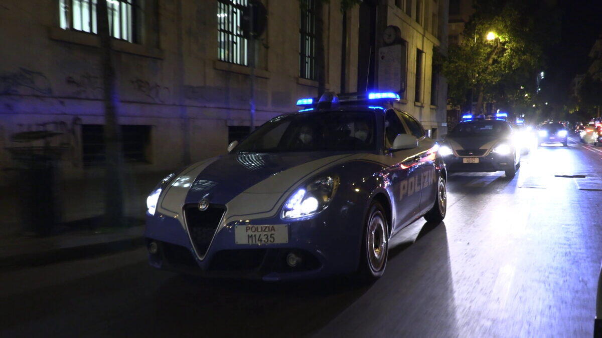 Polizia di Palermo arresta due giovani per tentato furto aggravato e denuncia tre minorenni in azione - 