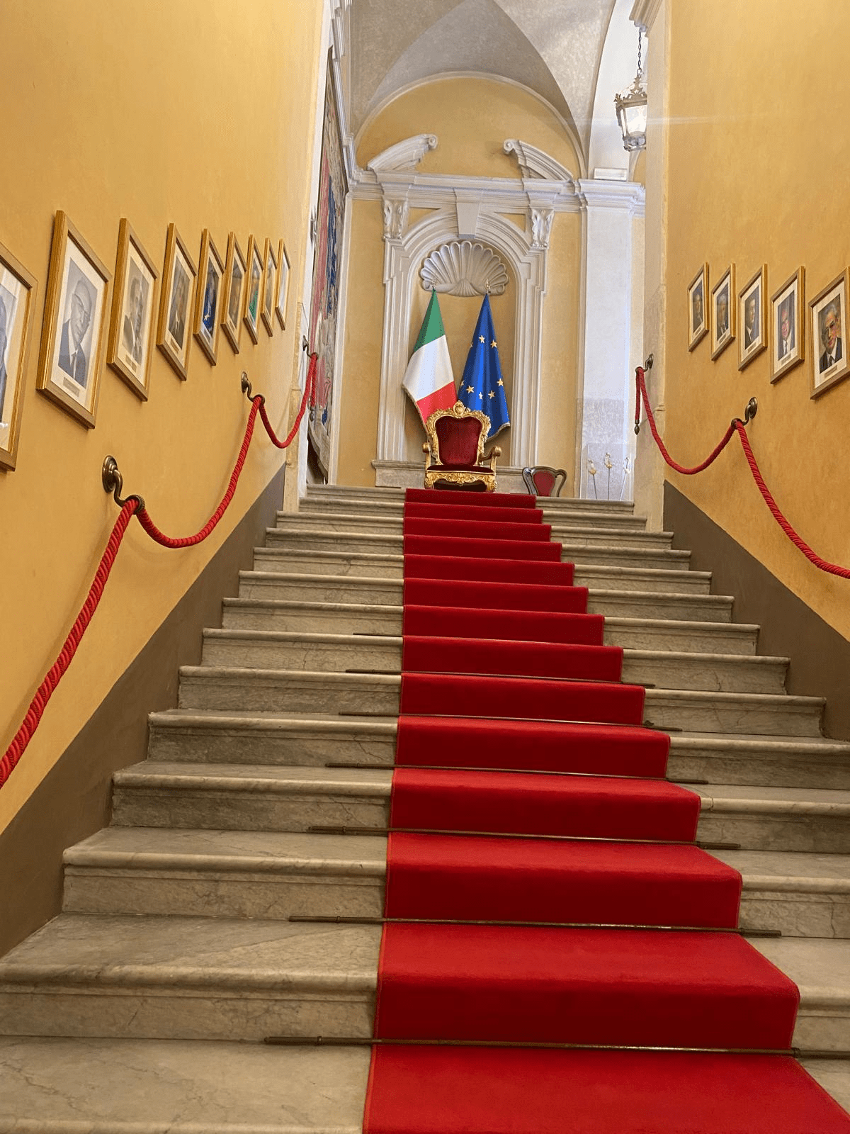 Da Bonomi alla Casellati, spuntano le foto dei presidenti nello scalone d'onore del Senato - 