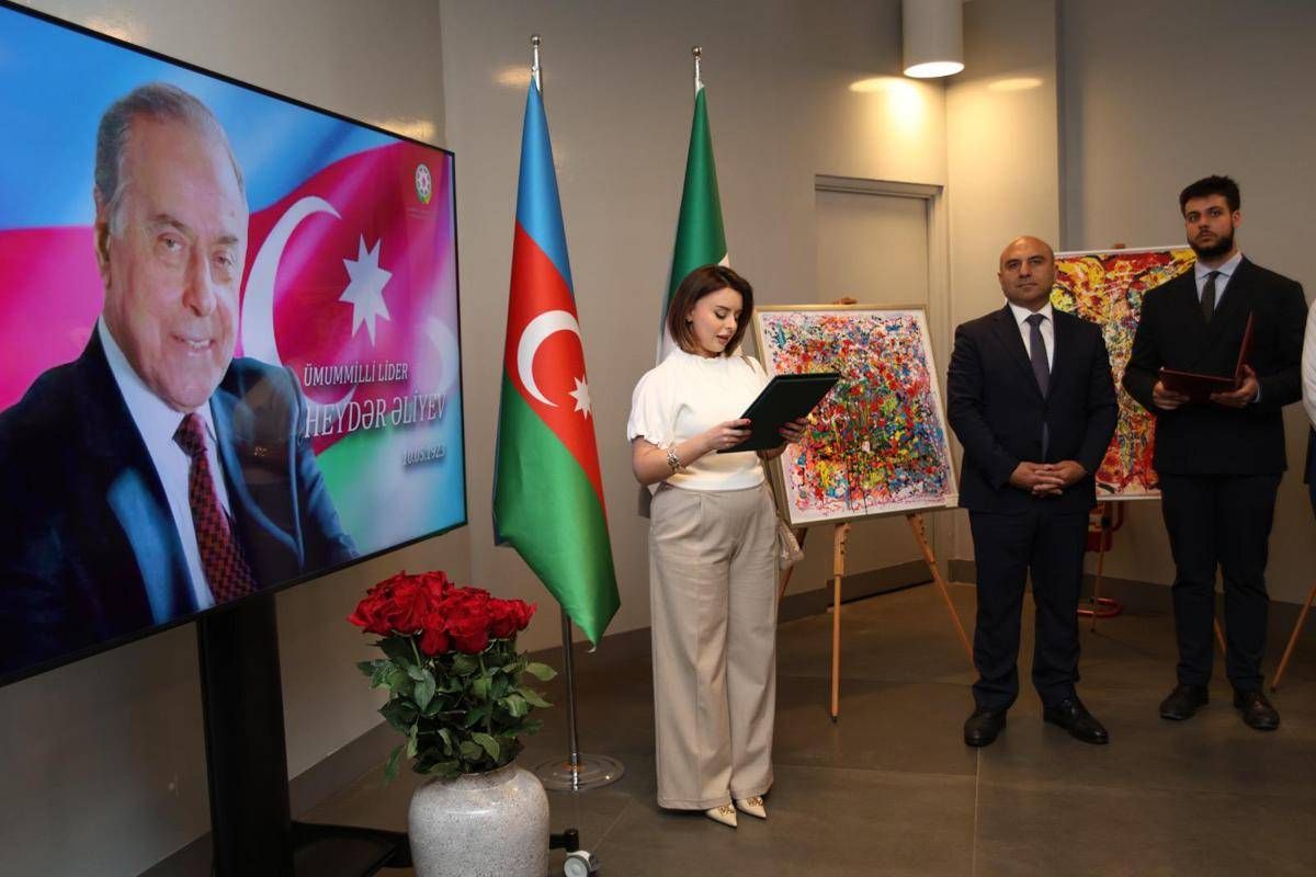 Mostre, a Roma 'I colori del tempo: lo sguardo degli artisti Azerbaigiani' - 