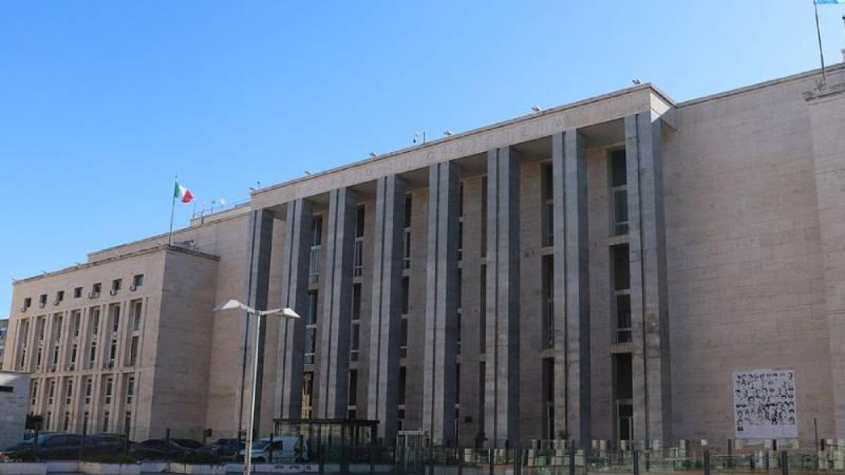 Il Comune di Palermo illumina il Palazzo di Giustizia per ricordare la strage di Capaci e affermare la legalità - 