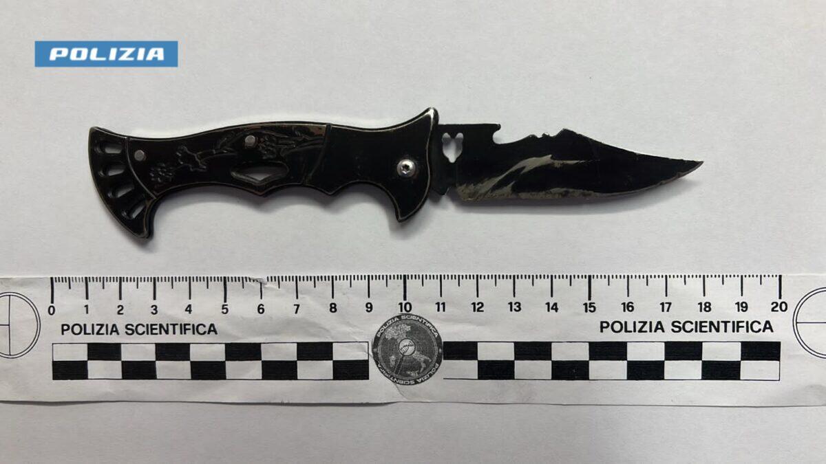 Polizia di Ragusa denuncia un cittadino straniero per possesso abusivo di un coltello a serramanico - 