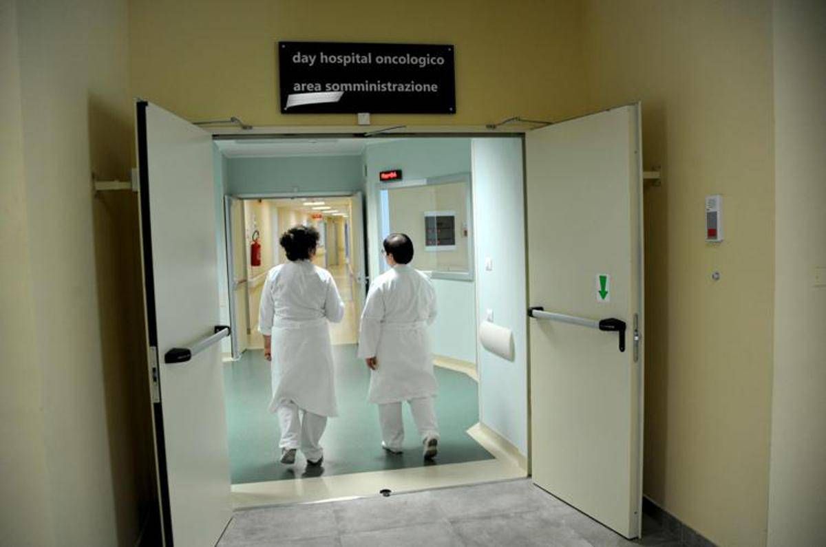 Tumori: report Favo, 'diritti di 4 mln di italiani a rischio per ritardi burocrazia' - 