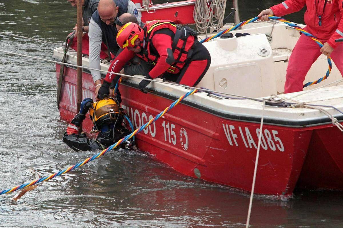 Reggio Emilia, fa il bagno nel torrente con gli amici ma non riemerge: morto 14enne - 