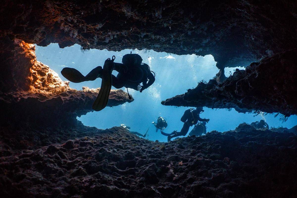 Italiani morti alle Maldive, spunta nuova ipotesi: "Sub risucchiati nelle grotte da effetto Venturi" - 