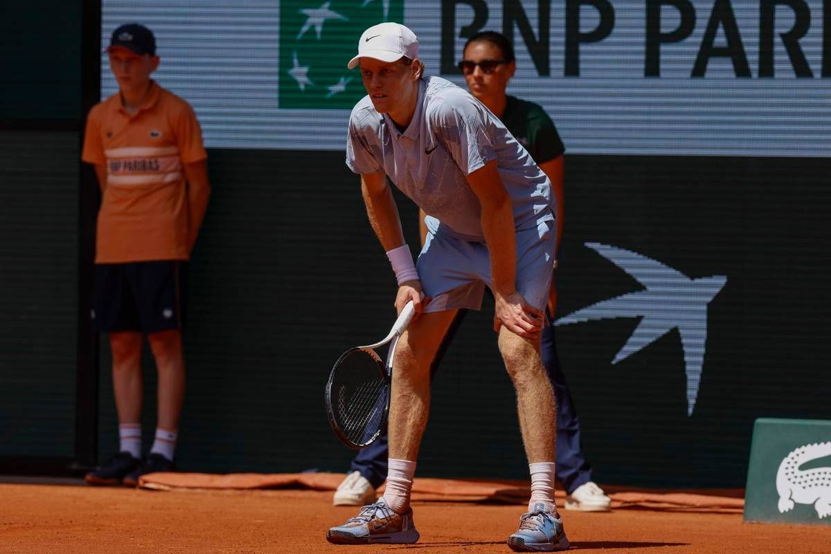 Roland Garros e non solo, quando Sinner perde contro... il caldo e gli infortuni - 