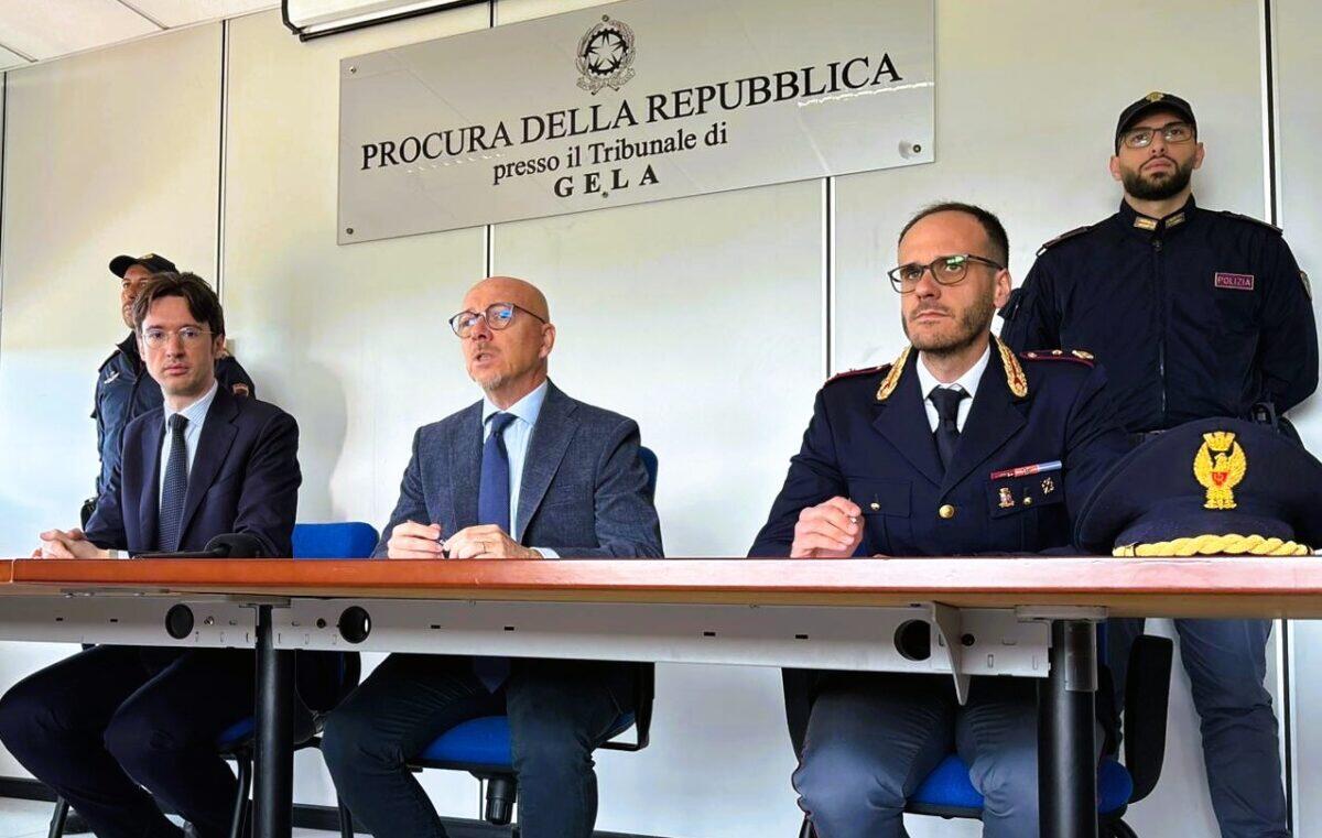 Polizia di Caltanissetta arresta due pregiudicati per rapina aggravata a un gioielliere - 