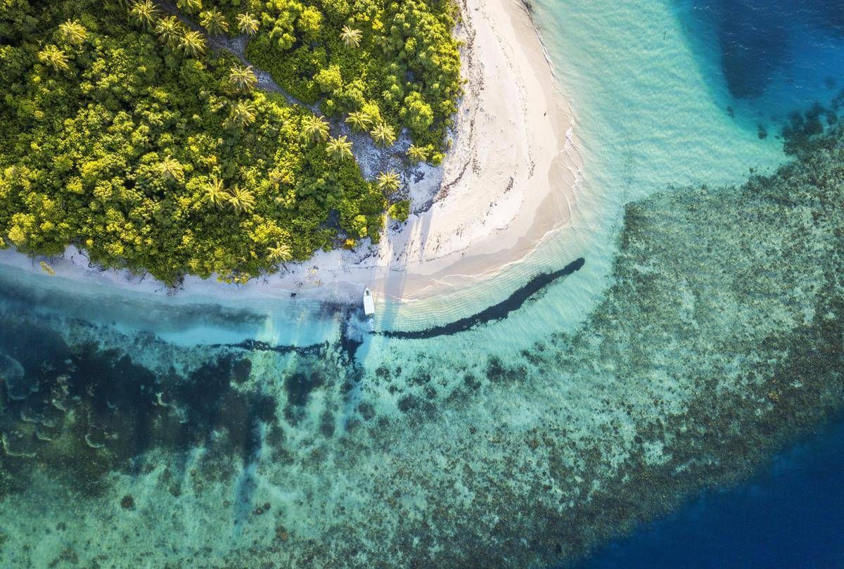 Italiani morti alle Maldive, iniziate le operazioni di recupero dei corpi nella grotta - 