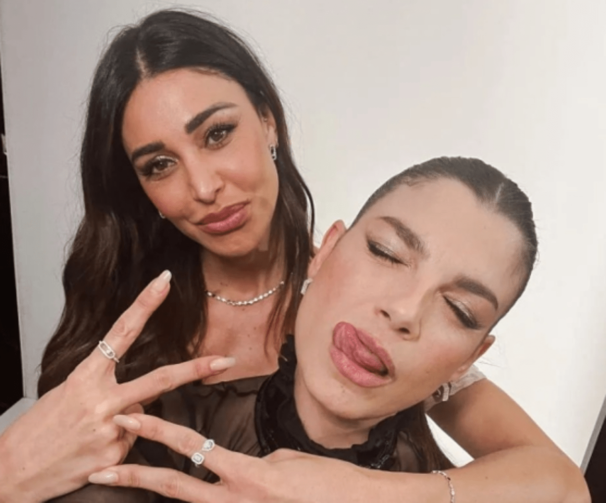Belen scrive a Emma, il botta e risposta social che cancella il passato (e De Martino) - 