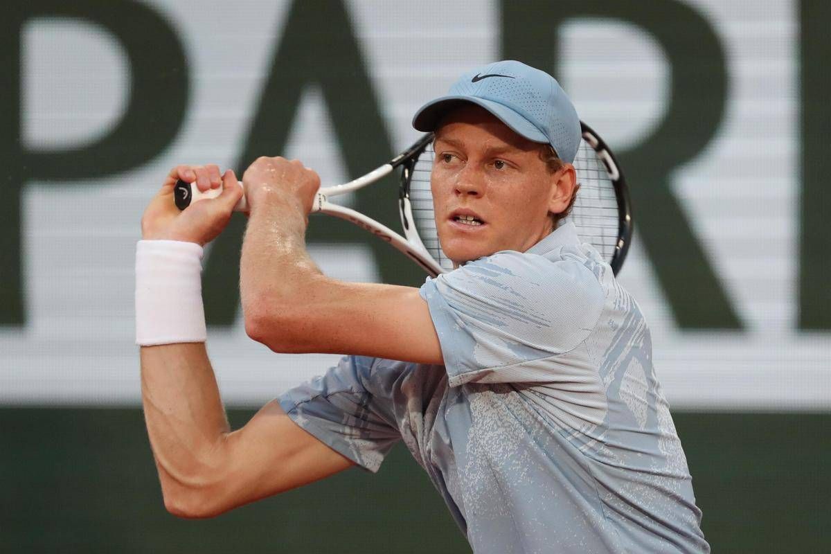 Sinner, crampi e vomito al Roland Garros? Cos'è successo con Cerundolo - 