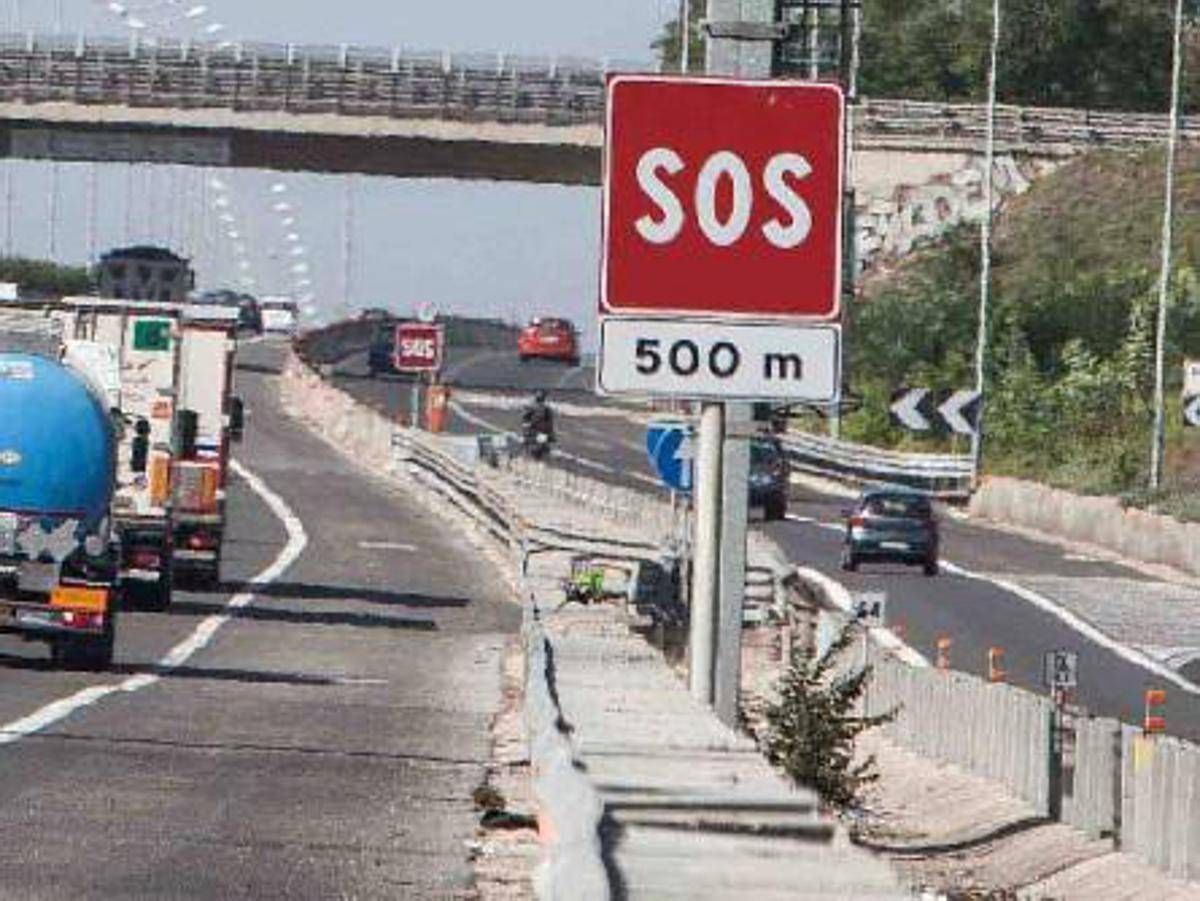 Roma, scontro auto-moto sul Gra: due feriti - 