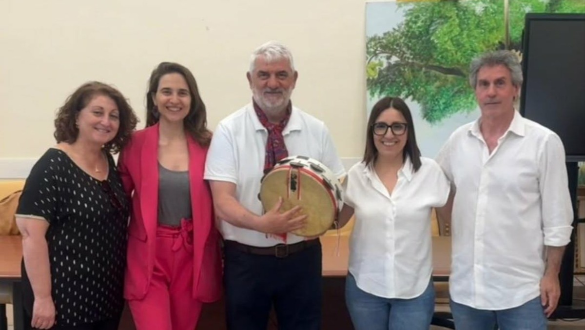 Si chiude il progetto «Non solo Mizzica»: Abbrazzamuni porta il teatro dialettale al Liceo di Caltanissetta - Credit Video Melo Zuccaro