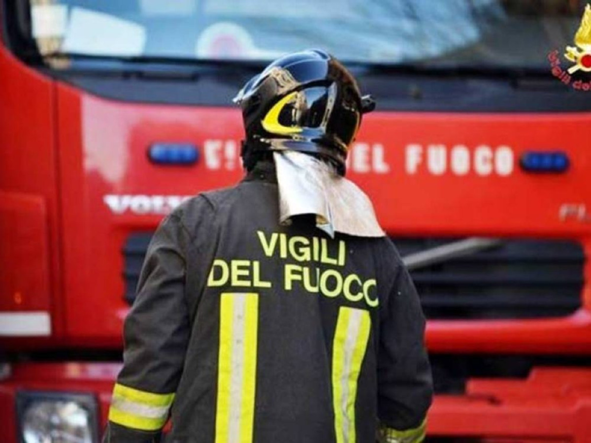 Incendio in appartamento a Catania: un ferito trasportato in ospedale - 