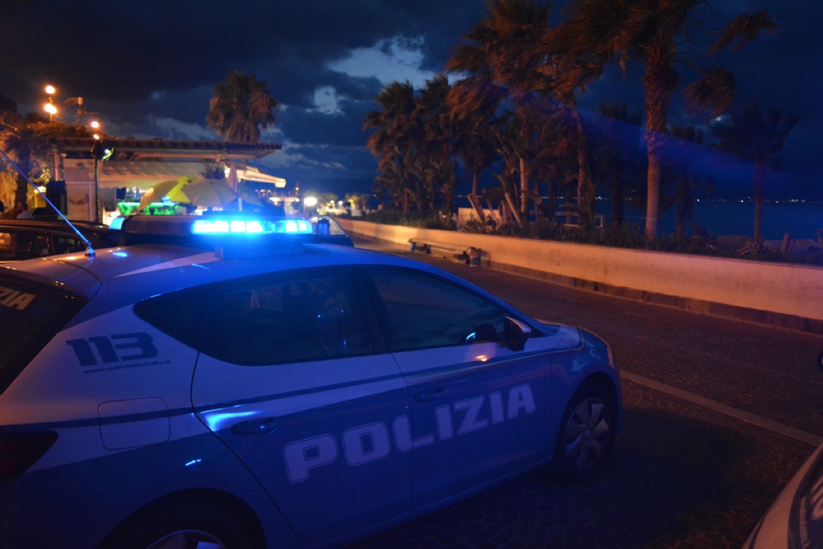 Sparatoria durante una rissa a Catania in via Belfiore: colpi alle 4, nessun ferito - 