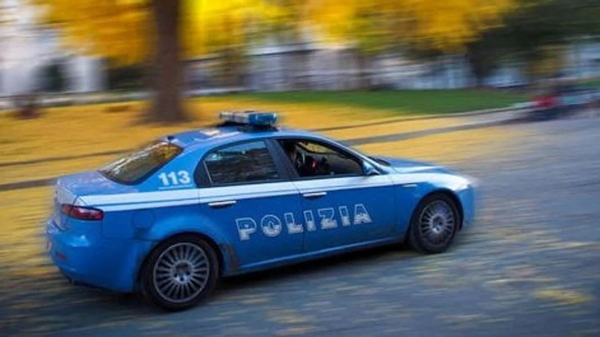 Palermo, arrestato dopo inseguimento in scooter contromano e tentativo di nascondersi sfondando un portone - 