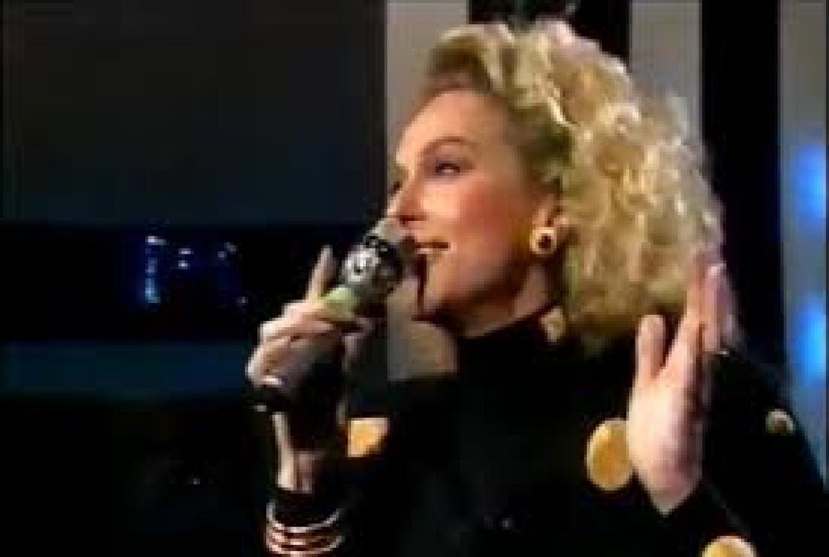 Una notte così di Loretta Goggi: emozioni e ricordi senza tempo - 