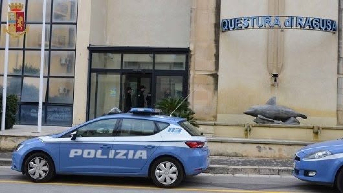 Ragusa: arrestato uno straniero con ordine di carcerazione per reati legati agli stupefacenti - Credit Foto Questura di Ragusa