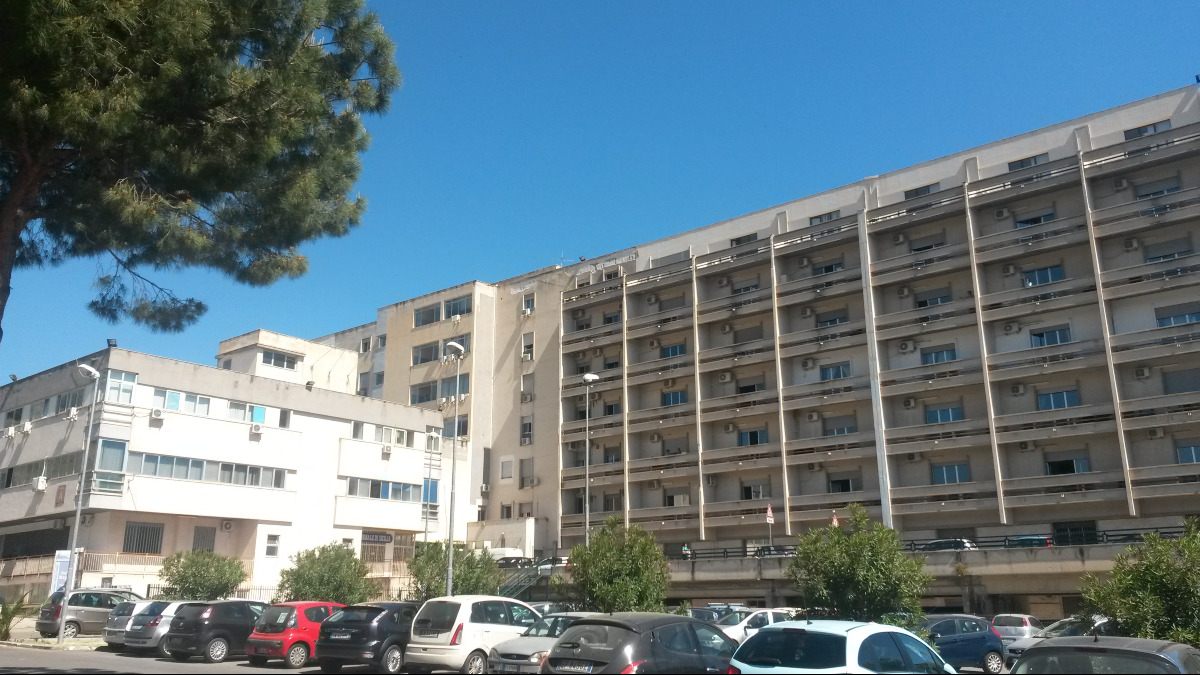 Portiera aperta colpisce uno scooter a viale Strasburgo: 36enne ricoverato in codice rosso - 