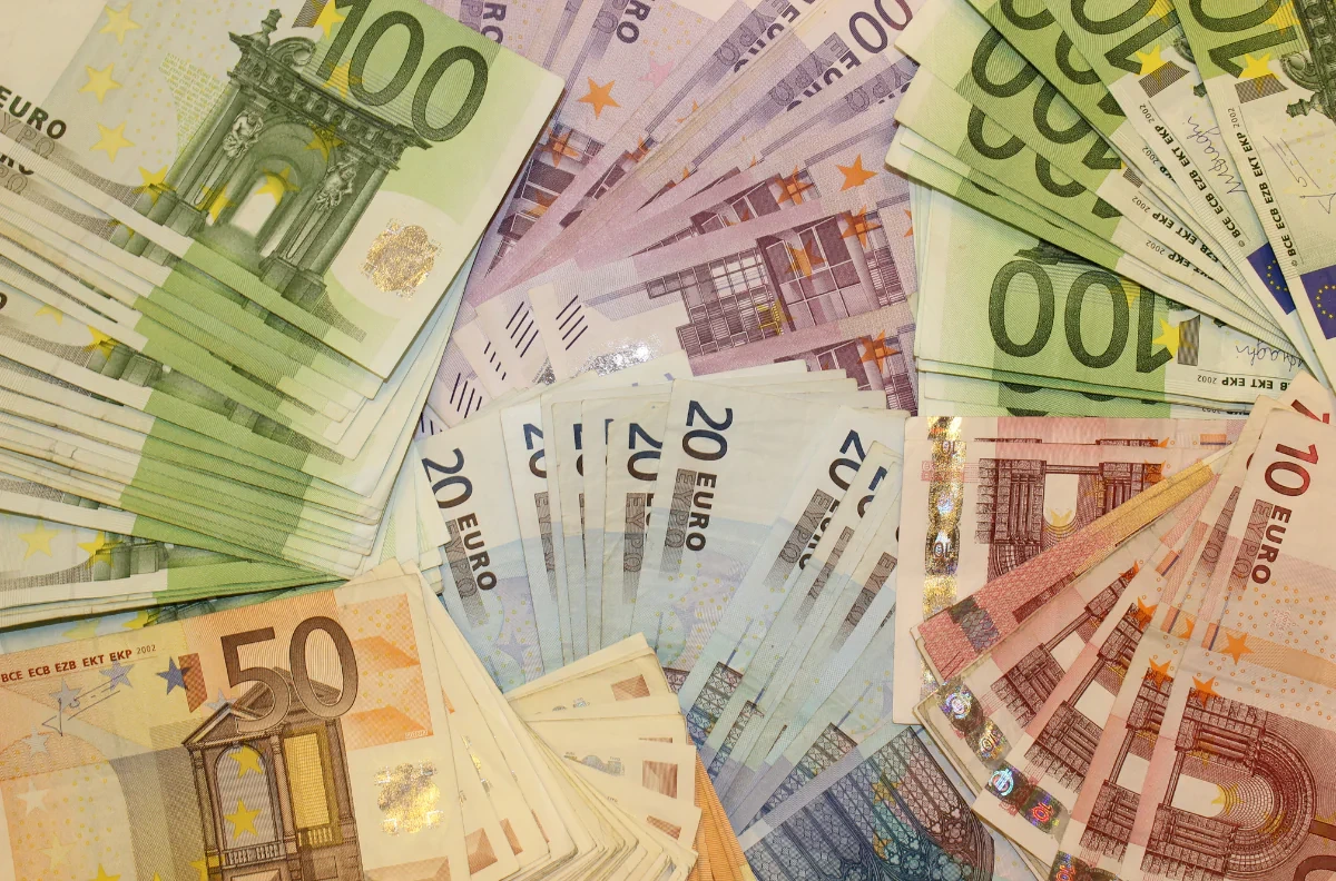 Truffa da 198mila euro: uomo con Sla di Cremona raggirato, soldi versati su conto di una società a Messina - 