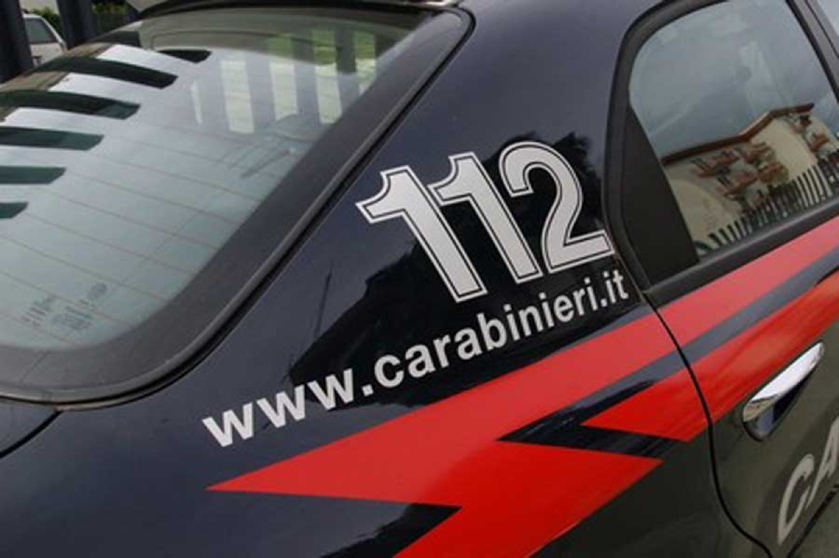 Mascalucia: 17enne denunciato dopo che studenti scoprono un coltello nello zaino - 
