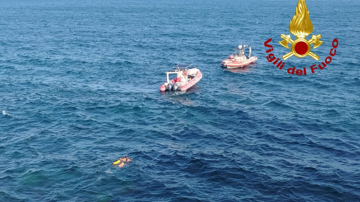 Scogliera di Catania: vigili del fuoco salvano una giovane ferita