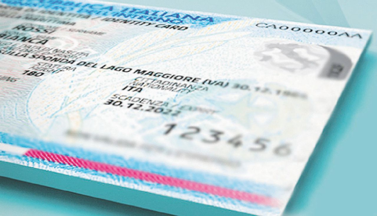Cie: slitta il blocco del 3 agosto, la carta d'identità cartacea resta valida fino alla scadenza - 